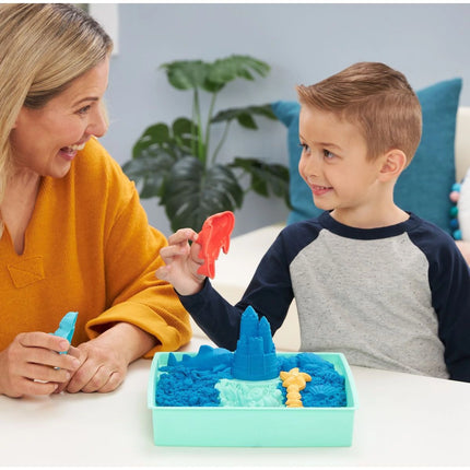 Kinetic Sand Krabice tekutého písku s podložkou modrá