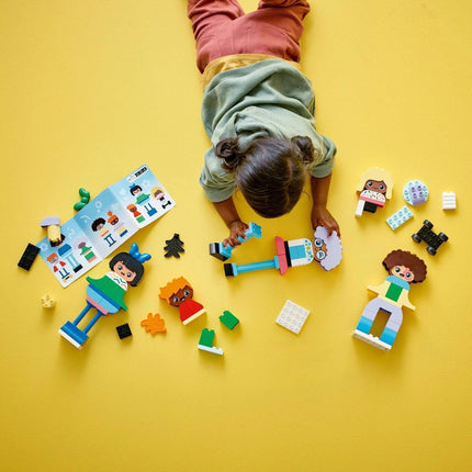 LEGO® DUPLO® 10423 Sestavitelní lidé s velkými emocemi