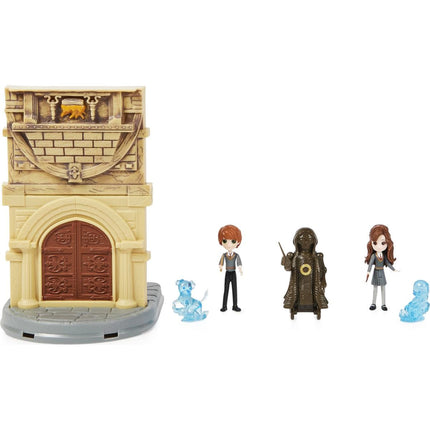 Komnata nejvyšší potřeby s figurkami - Harry Potter