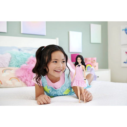 Barbie Modelka kostičkované šaty HRH21