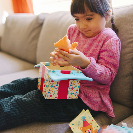 Melissa & Doug Dřevěná dárková krabička s překvapením