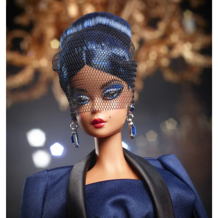 Barbie Panenka v safírově modré róbě HRM60