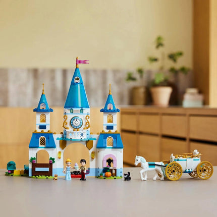 LEGO® Disney Princess™ 43275 Popelčin zámek a koč s koňmi