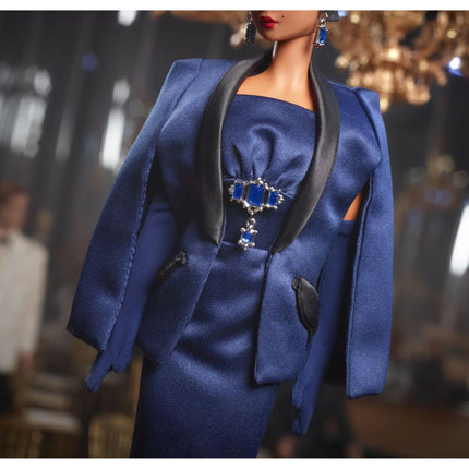 Barbie Panenka v safírově modré róbě HRM60