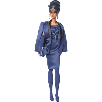 Barbie Panenka v safírově modré róbě HRM60