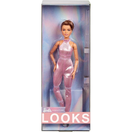 Barbie Looks s krátkými vlasy v růžovém outfitu HRM14