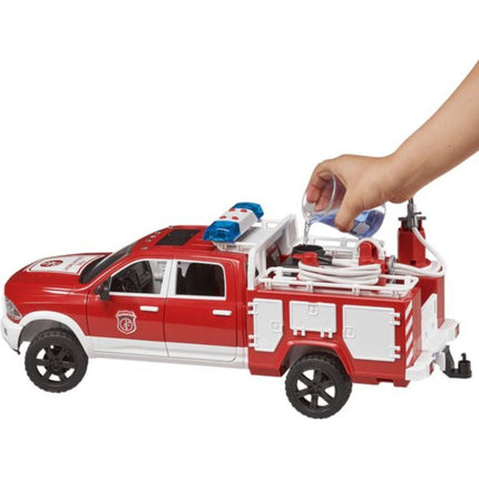 Bruder 2544 Hasičské vozidlo RAM 2500 se světelným a zvukovým majákem 1:16