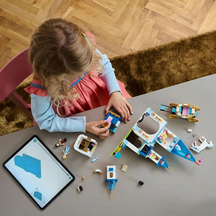 LEGO® Disney Princess™ 43275 Popelčin zámek a koč s koňmi