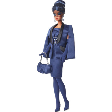 Barbie Panenka v safírově modré róbě HRM60