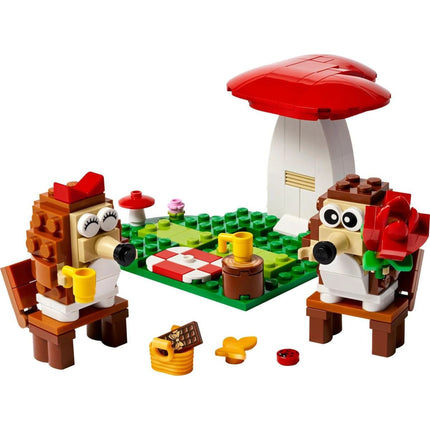 LEGO® Iconic 40711 Ježčí rande s piknikem