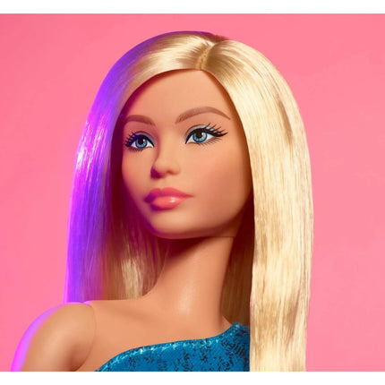 Barbie Looks blondýnka v modrých šatech HRM15