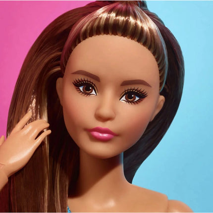 Barbie Looks brunetka s culíkem HJW82