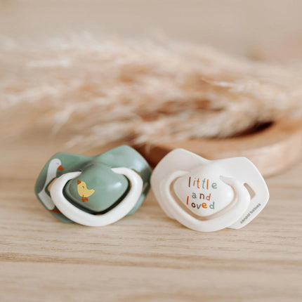 Dudlík silikonový symetrický Light touch Goose 6 - 18m 2 ks