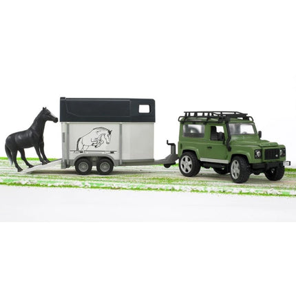 Bruder 02592 Land Rover a přepravník na koně