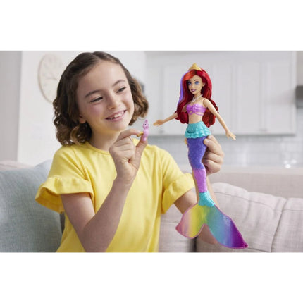 Plavající malá mořská Víla Ariel - Disney Princezny