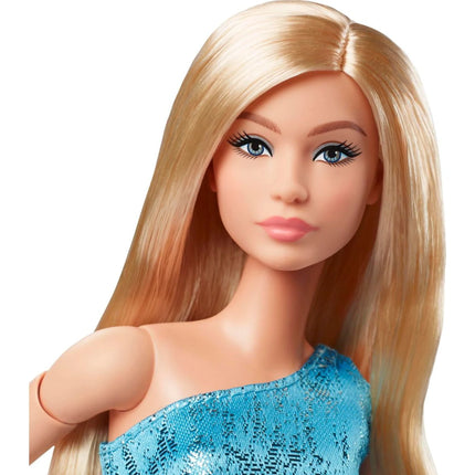Barbie Looks blondýnka v modrých šatech HRM15