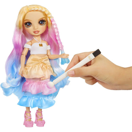 Rainbow High WaterColor Panenka hnědé oči