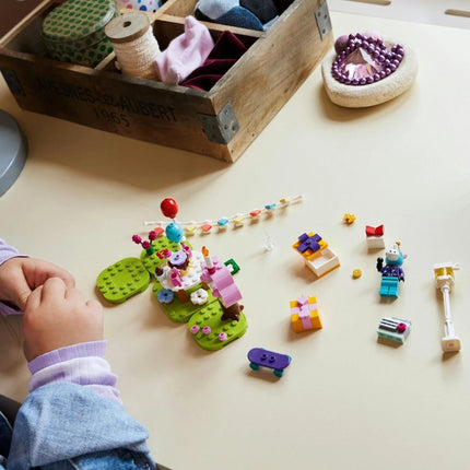 LEGO® Animal Crossing™ 77046 Julian a oslava narozenin